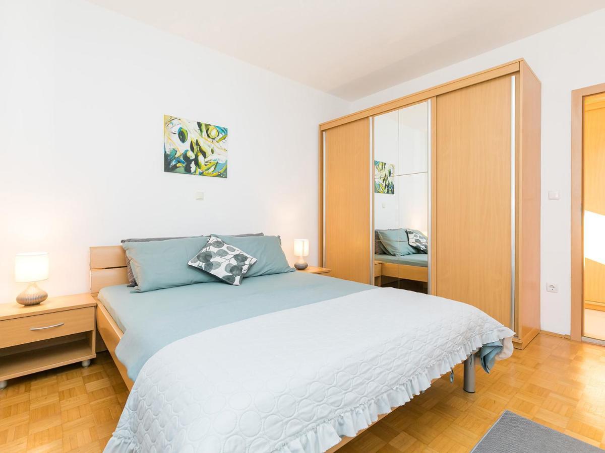 Holiday Appartment Tessa Porec Exterior photo